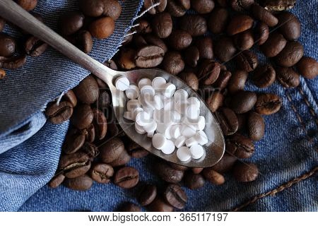 Sweetener In Tablets, Artificial Sweetener So Close