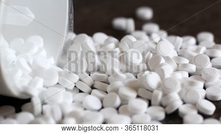 Sweetener In Tablets, Artificial Sweetener So Close