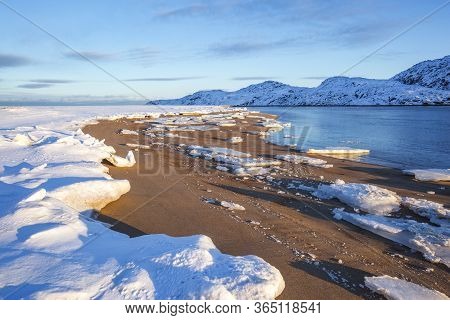 Guba Voronya Bay. Kola Peninsula Landscape