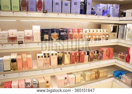 Amsterdam Schiphol Airport, The Netherlands - April 14th 2018: Different Brands Of Perfume In A Stor