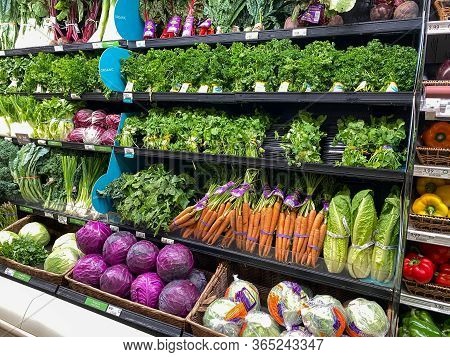 Orlando, Fl/usa - 5/4/20: The Vegetable Aisle   At A Publix Grocery Store In Orlando, Florida Waitin