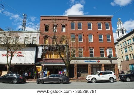 Lawrence, Ma, Usa - Apr. 24, 2019: Historic Comercial Buildings On Essex Street Between Appleton Str