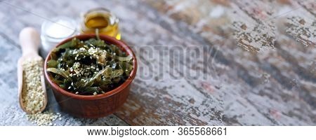 Selective Focus. Sea Kale In A Bowl. Healthy Food. Vegan Food. Sea Kale With Sesame Seeds.