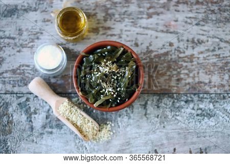 Selective Focus. Sea Kale In A Bowl. Healthy Food. Vegan Food. Sea Kale With Sesame Seeds.