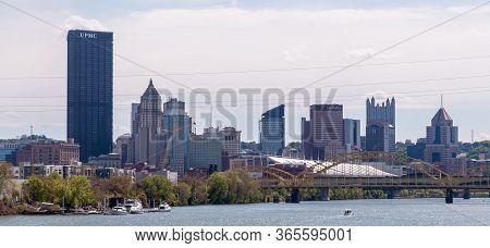 Pittsburgh, Pennsylvania, Usa 5/10/20 Downtown Pittsburgh As Seen From Herr's Island On The Alleghen
