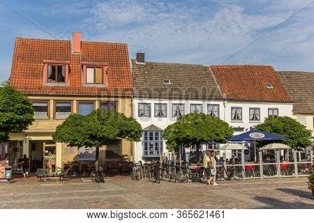 Schleswig, Germany - June 25, 2019: Market Square With Restaurants And Cafes In Schleswig, Germany
