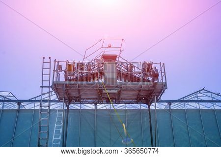 Top Cleaner Greenhouse Machine. Roof Deck Cleaner.