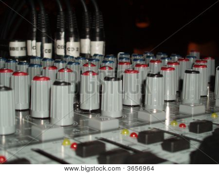 Mixer de áudio