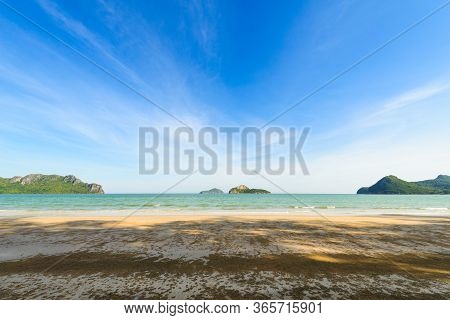 The Bay Of Ao Manao Beach At Prachuap Khiri Khan Province, Thailand The Bay Of Ao Manao Beach At Pra