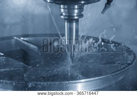 The  Cnc  Milling Machine Cutting  The Magnesium Alloy Wheel Parts By Solid Endmill Tool. The Hi-tec