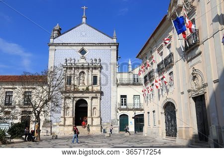 Aveiro, Portugal - May 23, 2018: People Visit Aveiro Old Town In Portugal. Aveiro Is The 2nd Most Po