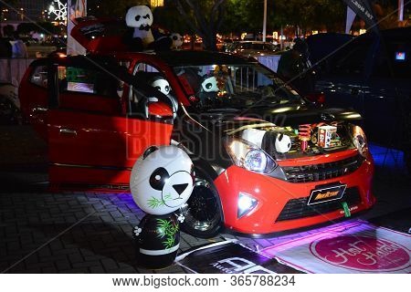 Pasay, Ph - Dec 8 - Toyota Wigo At Bumper To Bumper Car Show On December 8, 2018 In Pasay, Philippin