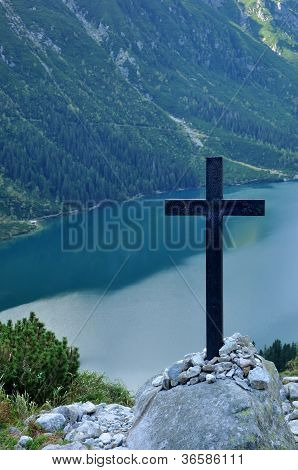 Croce sopra il lago