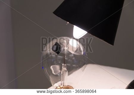 Radiometer - A Device That Demonstrates The Radiometric Effect