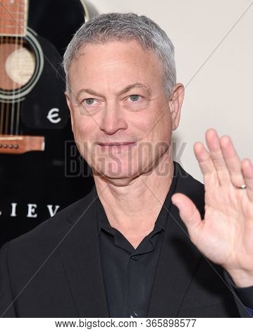 LOS ANGELES - MAR 07:  Gary Sinise arrives for 'I Still Believe' Los Angeles Special Screening on March 07, 2020 in Hollywood, CA