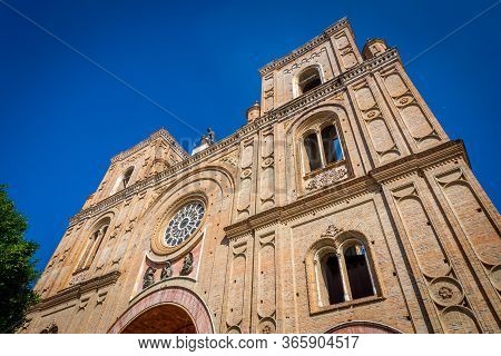 Cathedral Of La Inmaculada Concepción, In Downtown Cuenca, Unesco World Heritage Site, Ecuador, On A