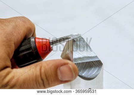 Deburring Tool For Metal, Wood, Aluminum, Copper And Plastic. The Process Of Deburring Metal.
