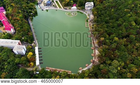 Russia, Stavropol Territory, Zheleznovodsk, September 10, 2022, Resort Lake In Zheleznovodsk, Founta