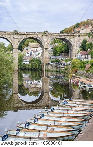 Knaresborough, Uk - September 20, 2022. Rowing Boats For Hire Beneath Knaresborough Viaduct, Knaresb