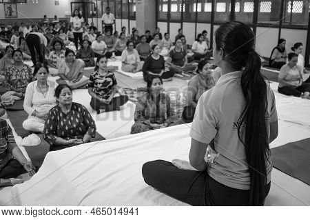 Delhi, India, June 19 2022-group Yoga Exercise Session For People Of Different Age Groups In Balaji