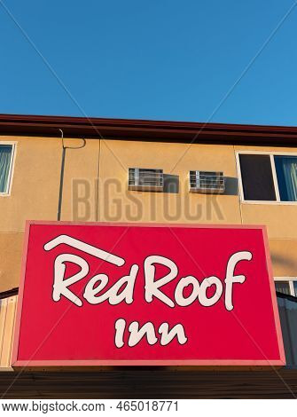 Red Roof Inn Exterior Sign And Trademark Logo