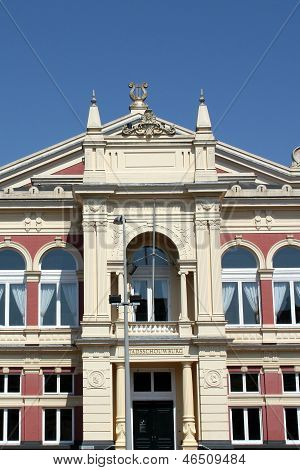 Fassade des Stadttheaters