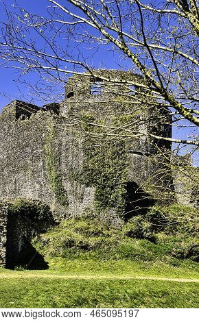 Llandeilo, Carmarthenshire, Wales, Uk - April 15: Remains Of Dinefwr (dynevor) Castle Overlooking Th