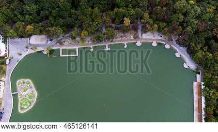 Russia, Stavropol Territory, Zheleznovodsk, September 10, 2022, Resort Lake In Zheleznovodsk, Founta