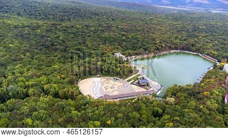 Russia, Stavropol Territory, Zheleznovodsk, September 10, 2022, Resort Lake In Zheleznovodsk, Founta