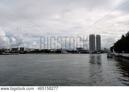 Bangkok, Thailand - July 13, 2021: Scenery Of Phra Pinklao Bridge On Chaophraya River Bank. Chaophra