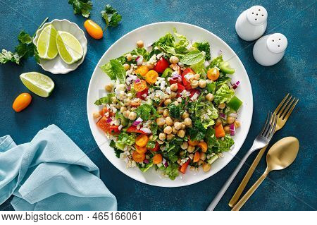 Tabbouleh Salad. Tabouli Salad With Fresh Parsley, Onions, Tomatoes, Bulgur And Chickpea. Healthy Ve