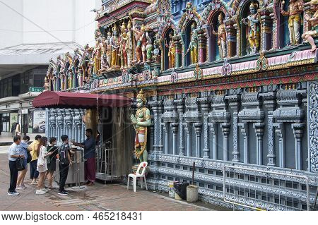 Singapore-10 Nov, 2022: View Of Sri Krishnan Temple In Bugis Singapore. It Is One Of Singapore Oldes