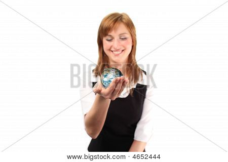 Kadın Jolding bir dünya onu elinde