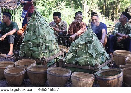 Blora, Central Java, Indonesia - June 22th, 2022 : Crowded People Celebrating Alms Earth (javanese T