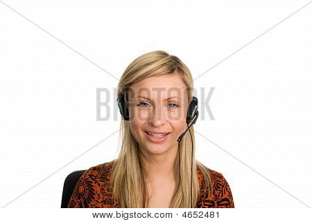 Kulaklýklý mikrofon setini konuşurken iş kadını