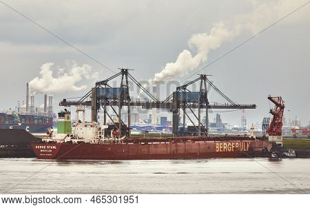 Rotterdam, The Netherlands - Circa 2015: Ms Berge Stahl Being Unloaded In The Port Of Rotterdam. Onc