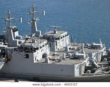 M111 Hms Blyth v Grand Harbour
