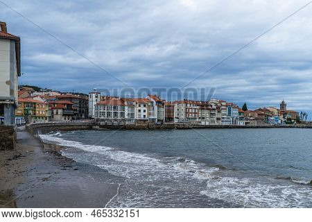 Luanco, Asturias, Spain, October 30, 2022.view Of The Town Of Luanco, Lluancu, In Asturias
