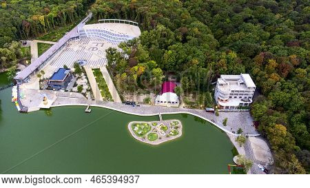 Russia, Stavropol Territory, Zheleznovodsk, September 10, 2022, Resort Lake In Zheleznovodsk, Founta