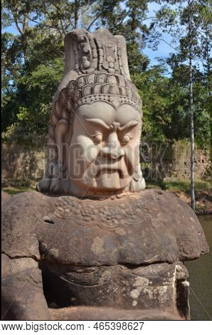 Worrier Face Statue Angkor Wat Cambodia Ruin Historic Khmer Temple
