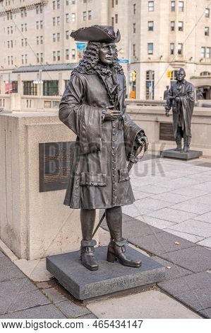 Ottawa, Ontario - October 19, 2022: The Valiants Memorial In Ottawa Which Commemorates Fourteen Figu