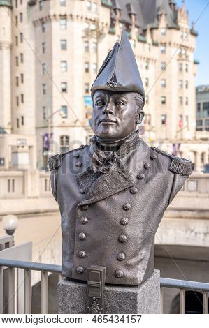 Ottawa, Ontario - October 19, 2022: The Valiants Memorial In Ottawa Which Commemorates Fourteen Figu