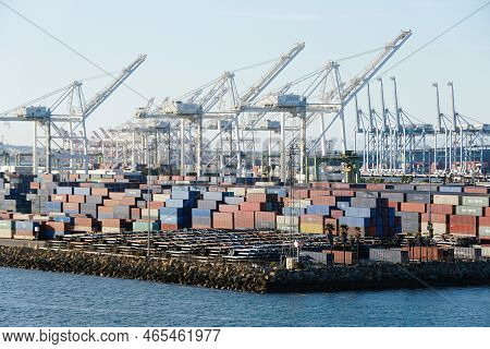 California, U.s.a - November 5, 2022 - The View Of The Long Beach Cruise Terminal On Queensway Bay O