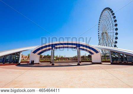 Tashkent, Uzbekistan - April 11, 2021: Ferris Wheel In The Park Navruz Or Navroz Bogi, An Ethnograph