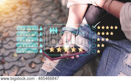 Users Rate The Service Experience In The Concept : Customer Satisfaction Survey Online Application A