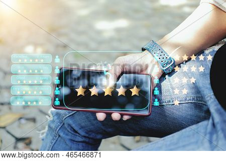 Users Rate The Service Experience In The Concept : Customer Satisfaction Survey Online Application A
