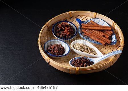 Food Concept Origin Chinese Five Spice  Star Anise, Fennel Seeds, Szechuan Peppercorns, Whole Cloves