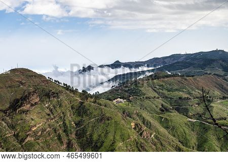 Gran Canaria Hiking Route Cruz De Tejeda To Artenara, View Into Caldera De Tejeda, Gran Canaria, Can