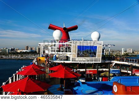 Long Beach, California, U.s.a - November 5, 2022 - The Carnival Cruise Ship At The Dock By Queensway
