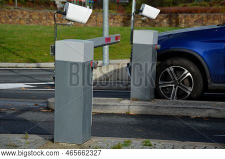 Camera System Makes It Possible To Recognize Vehicle License Plates With High Accuracy In Real Time.